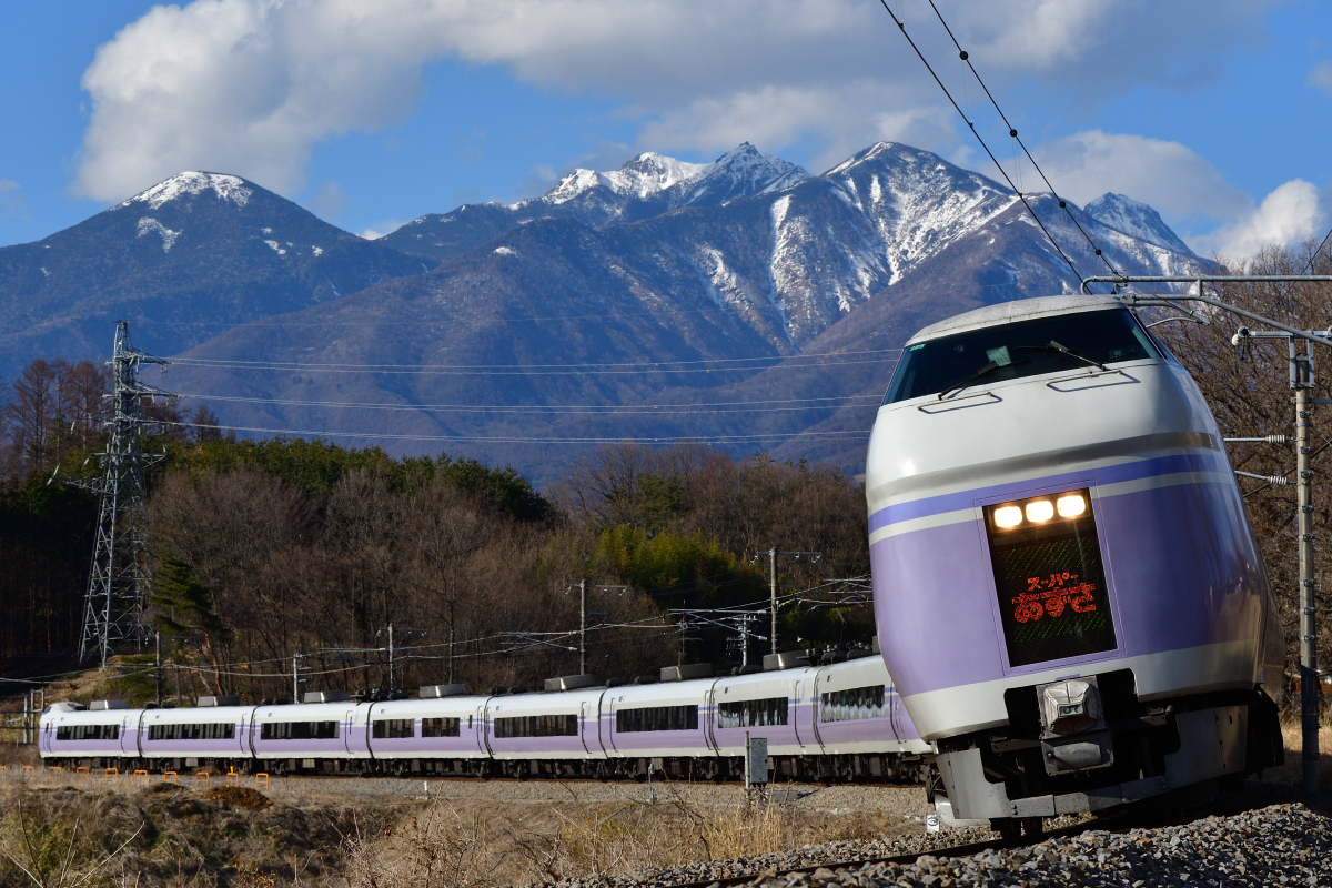 JR東日本E351系電車