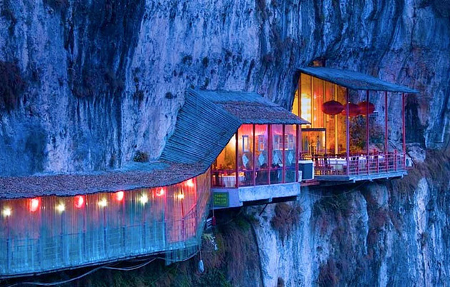 fangweng-hanging-restaurant-cliffside-china