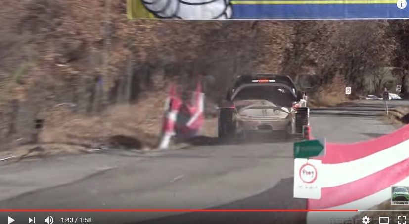 2017y01m24d_022617642