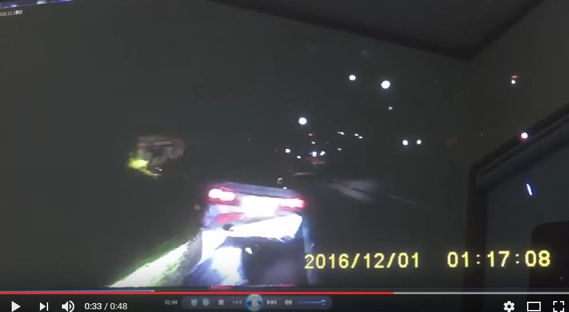 2016y12m07d_020211578