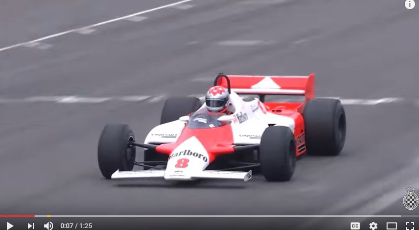 2017y02m23d_141339949