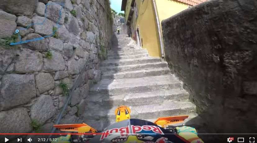 2017y06m17d_115153512