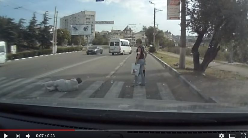 2016y10m17d_220851909