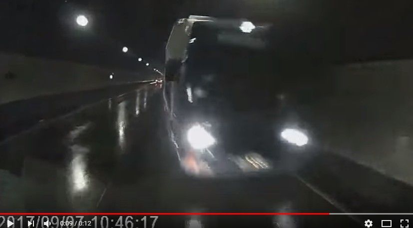 2017y09m11d_175115295