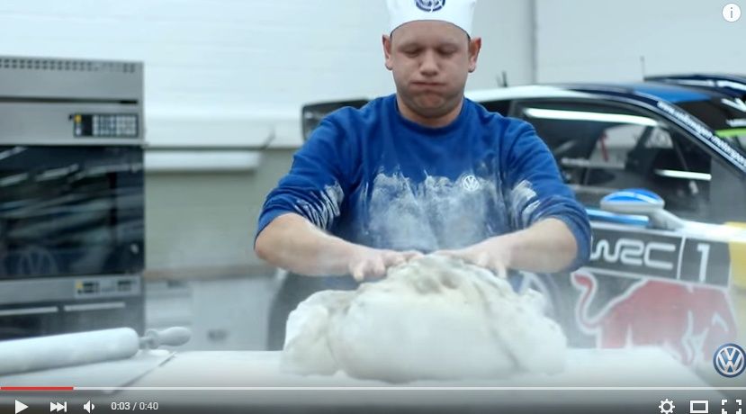 2016y02m10d_121552906