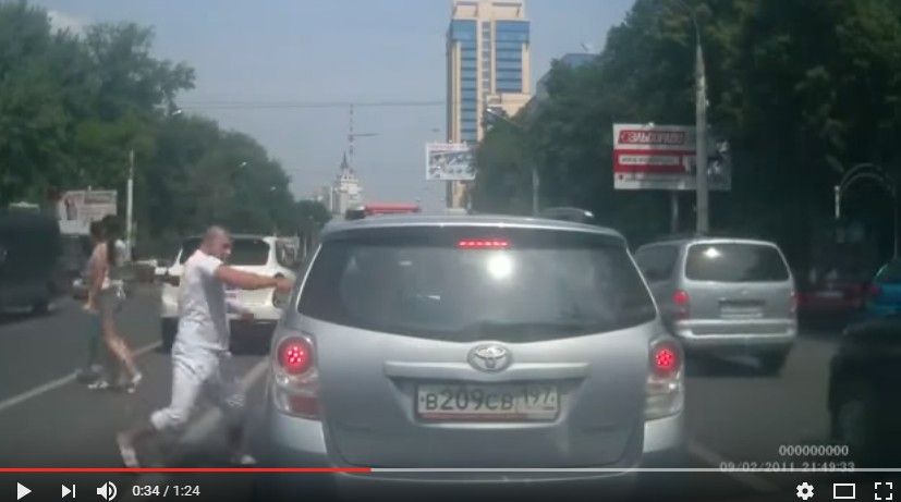 2017y05m26d_212936942