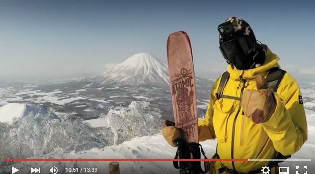 2015y11m26d_215845272