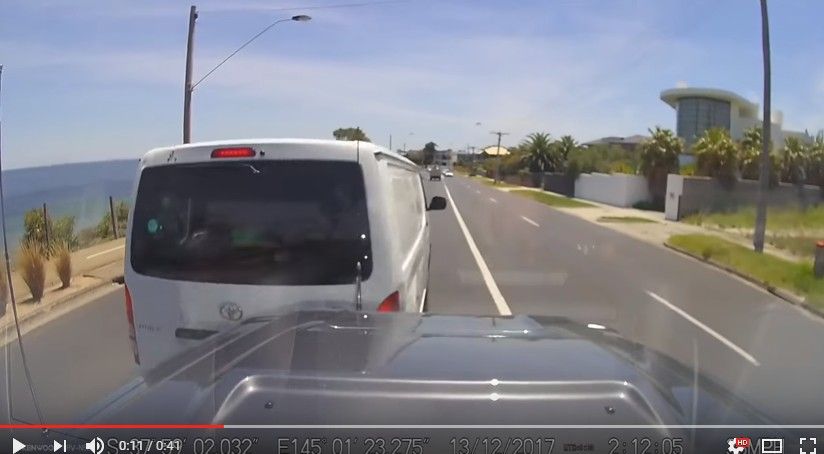 2017y12m26d_105808031