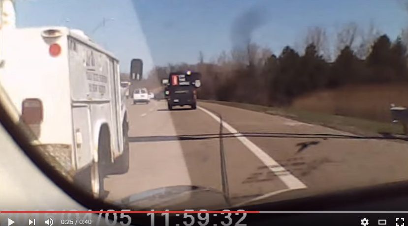 2016y04m28d_015930728