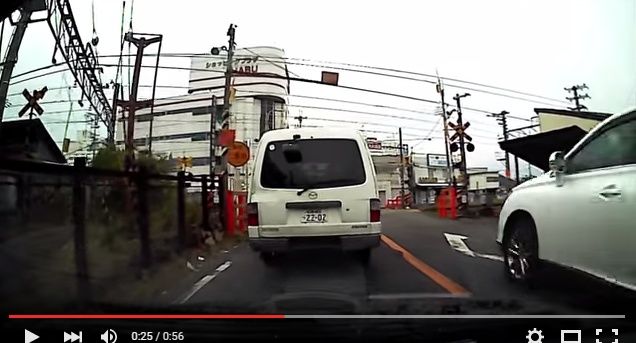 2015y09m27d_214256609