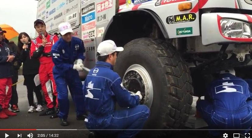 2016y11m30d_021450271