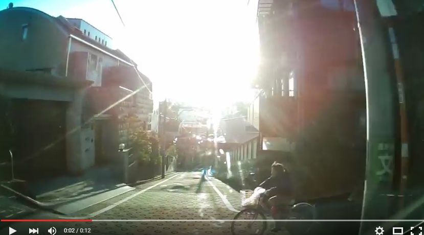 2016y02m23d_022159528