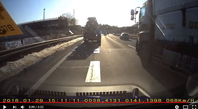 2018y01m30d_221237455