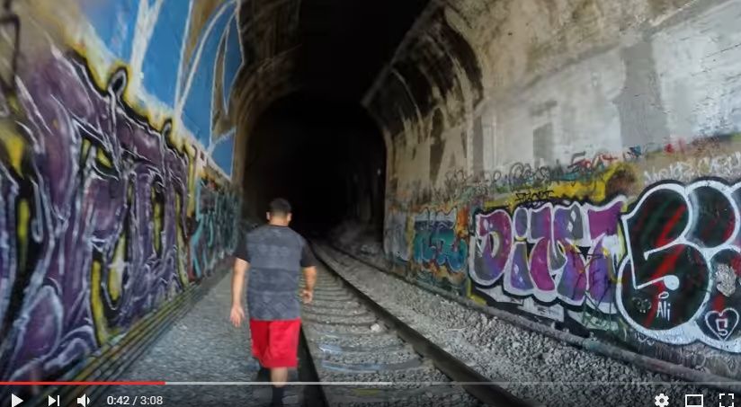 2016y11m06d_130613429