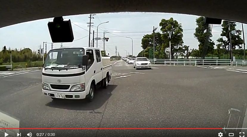 2016y05m16d_224448109