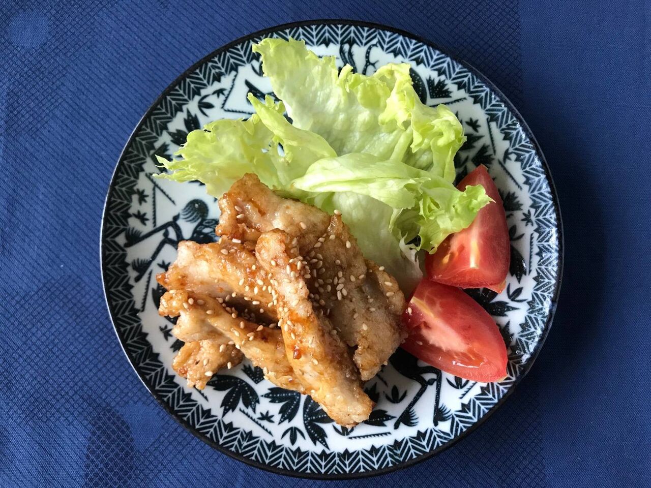  3つの材料で焼いた鶏胸肉のレシピ