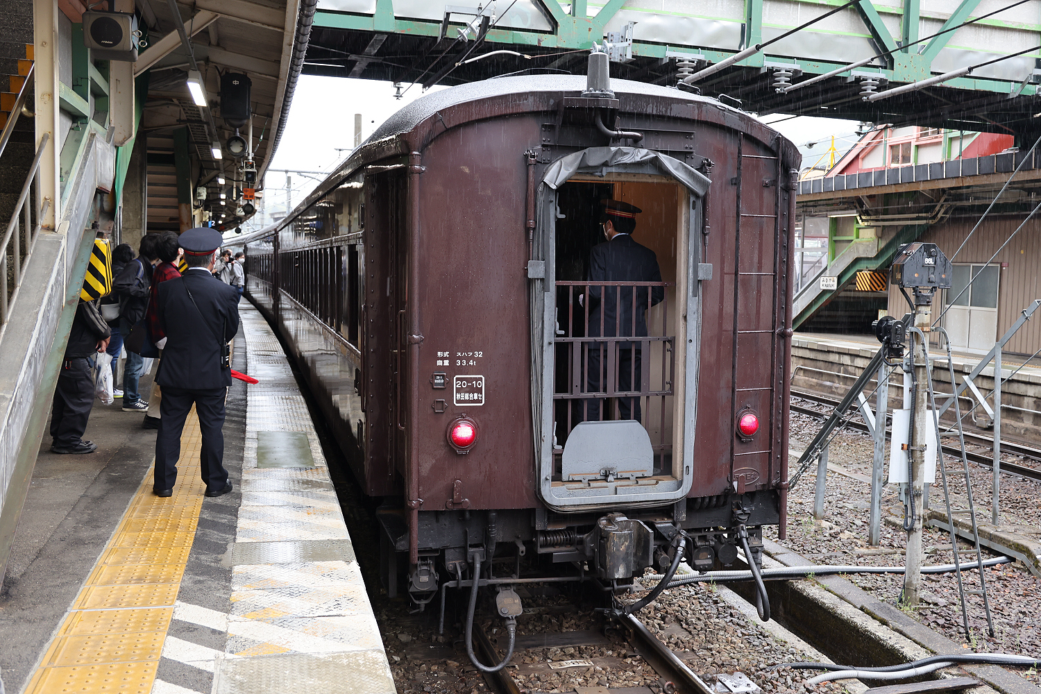 SLぐんま】魅惑の茶色い客車【旧型客車】 : たむ道楽