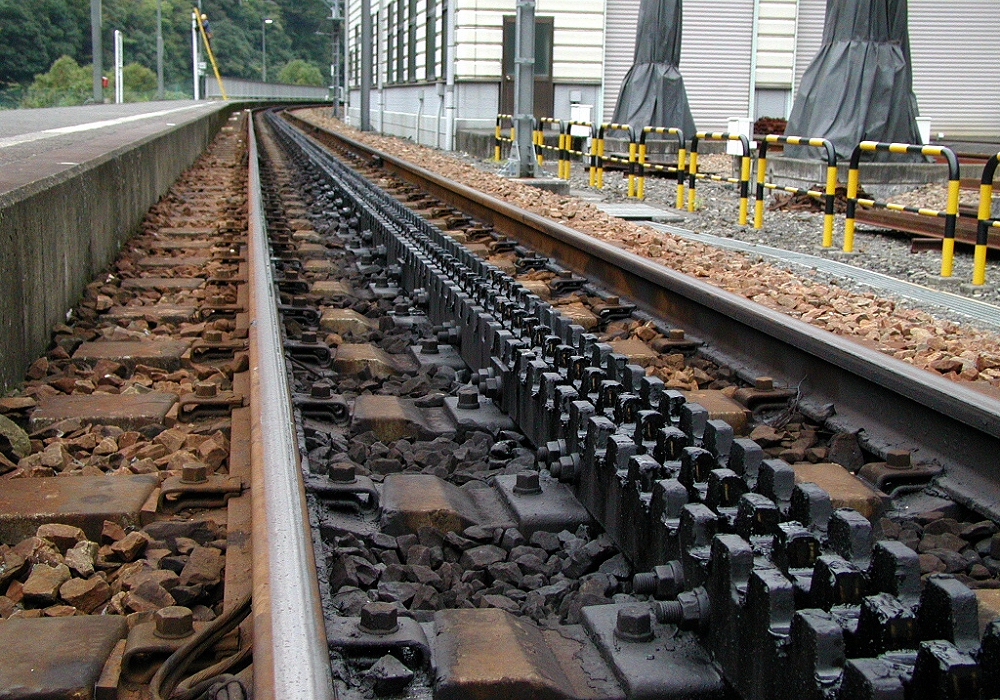 鉄道部品　信越本線　ラックレール ﾊﾟｰﾂ・ﾌｪﾃｨｼｽﾞﾑ】アプトに絡めて!【蒸機編】 : たむ道楽