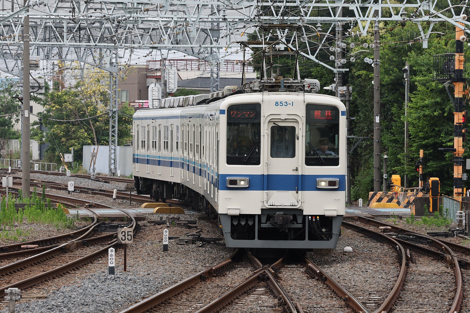東武8000系伊勢崎線(英字無し)(1本物) 東武伊勢崎線8000系 2001年1月2日 - かわゆの撮り鉄写真館