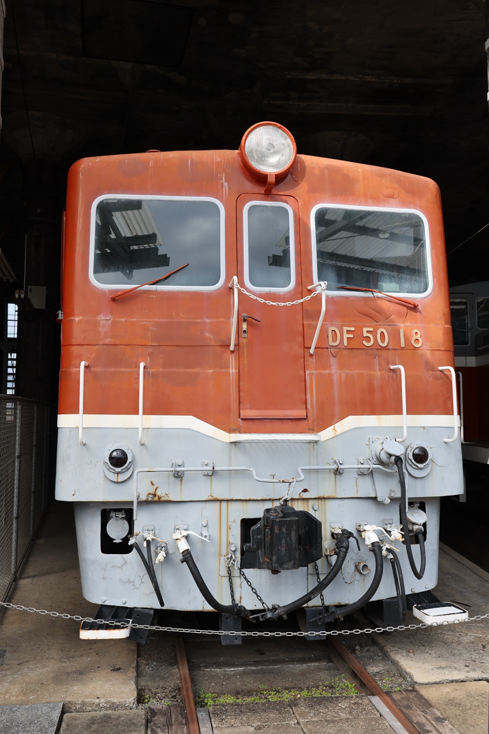 アシェット】 赤ブタ DF50形電気式ディーゼル機関車 DF50形』電気式