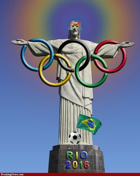Rio-Statue-with-Olympic-Rings-62652