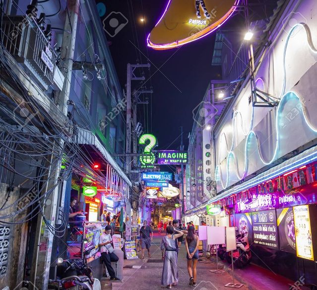 night-street-in-pattaya