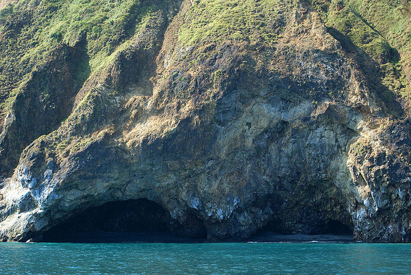 800px-Gueishan_Island_the_Sea_Cave