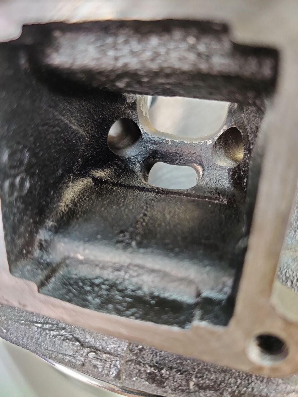 KAWASAKI 350SS シリンダー（2）　部品取り カワサキ [Y-250318-18] KAWASAKI 350SS シリンダー（2） 部品取り カワサキ [Y-250318-18]