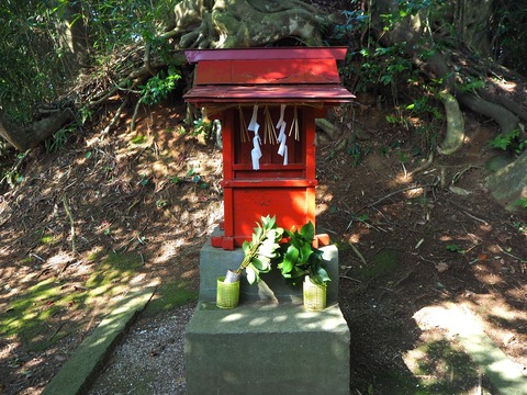 弁財天の祠