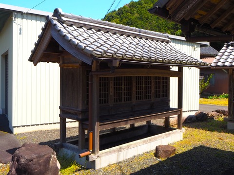 弁天（乳神）社