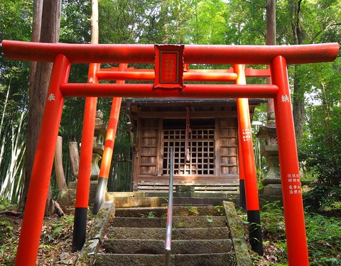 三白（三四郎）稲荷神社