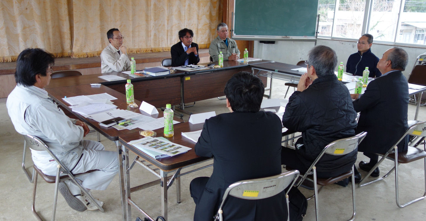 ちゃーすが屋我地島 奥の坂道