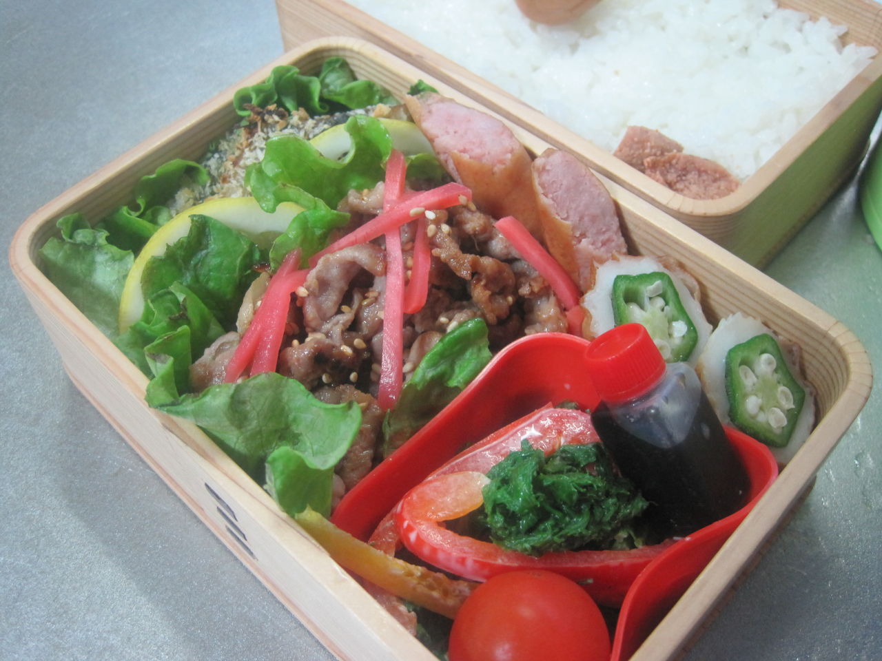 豚しゃぶ生姜焼きと鯵のパン粉焼き弁当 たねちゃん弁当 日々精進 豚しゃぶ生姜焼きと鯵のパン粉焼き弁当 たねちゃん弁当 日々精進