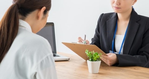 借金の相談を弁護士にしている