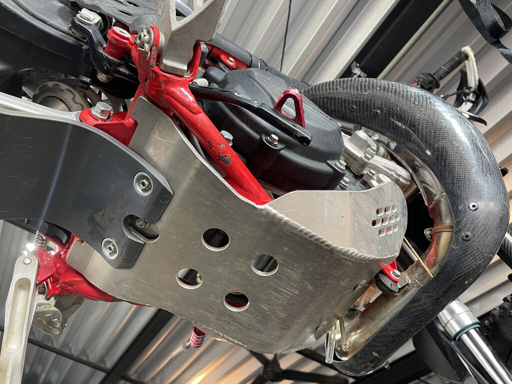 BETA RR2T 2022 p-tech ラジエーターガード XG-2636 RR 2T/4T 2020