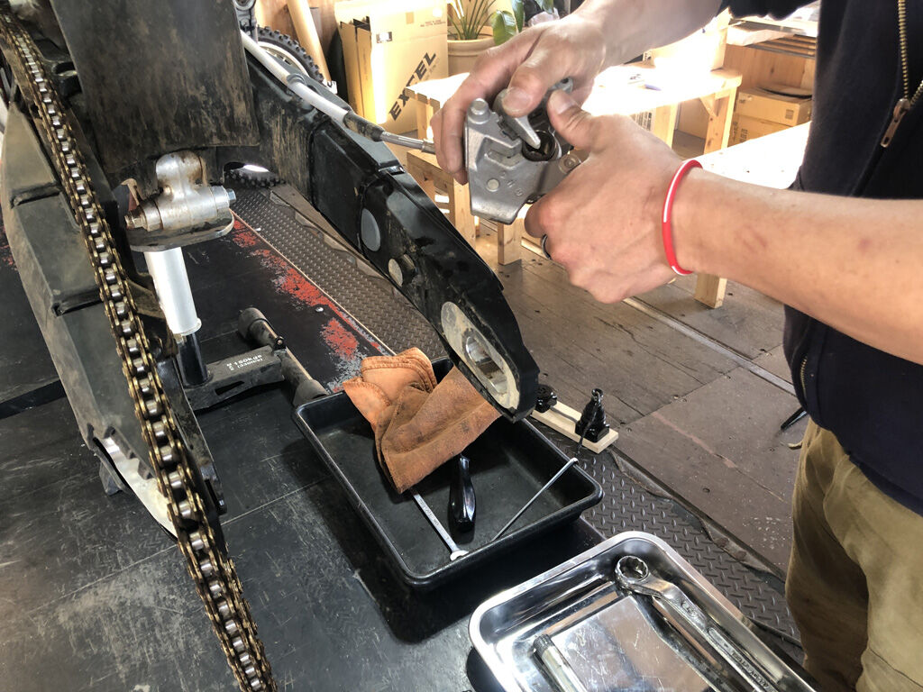 ENDURO ENGINEERING リアディスクガード : たにし大記録 ENDURO ENGINEERING リアディスクガード : たにし大記録