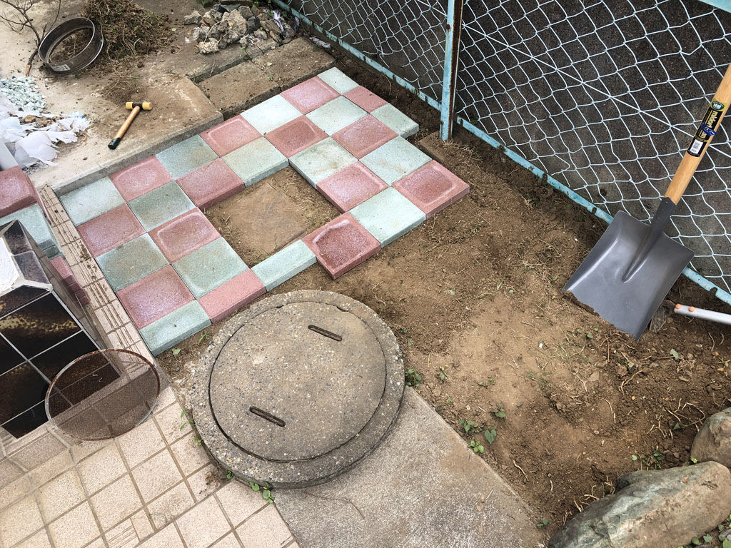 庭diy 玄関脇にカラー平板敷設 たにし大記録