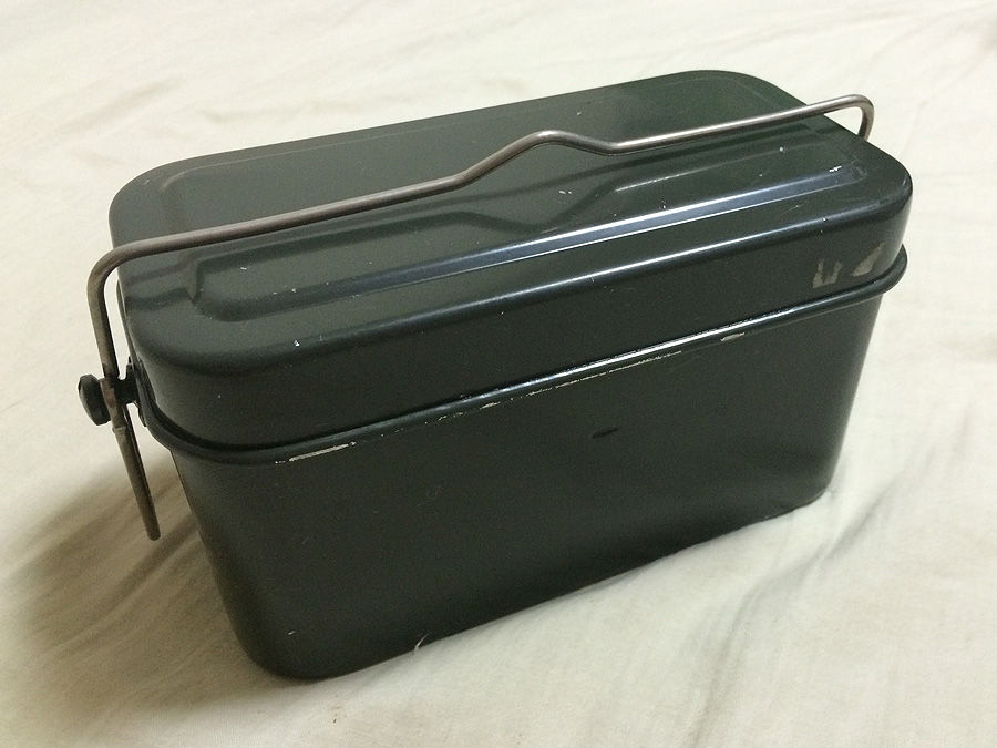 日本陸軍:将校用飯盒(の戦後品) : たにし大記録