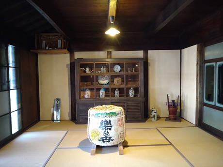 楽の世菰樽
