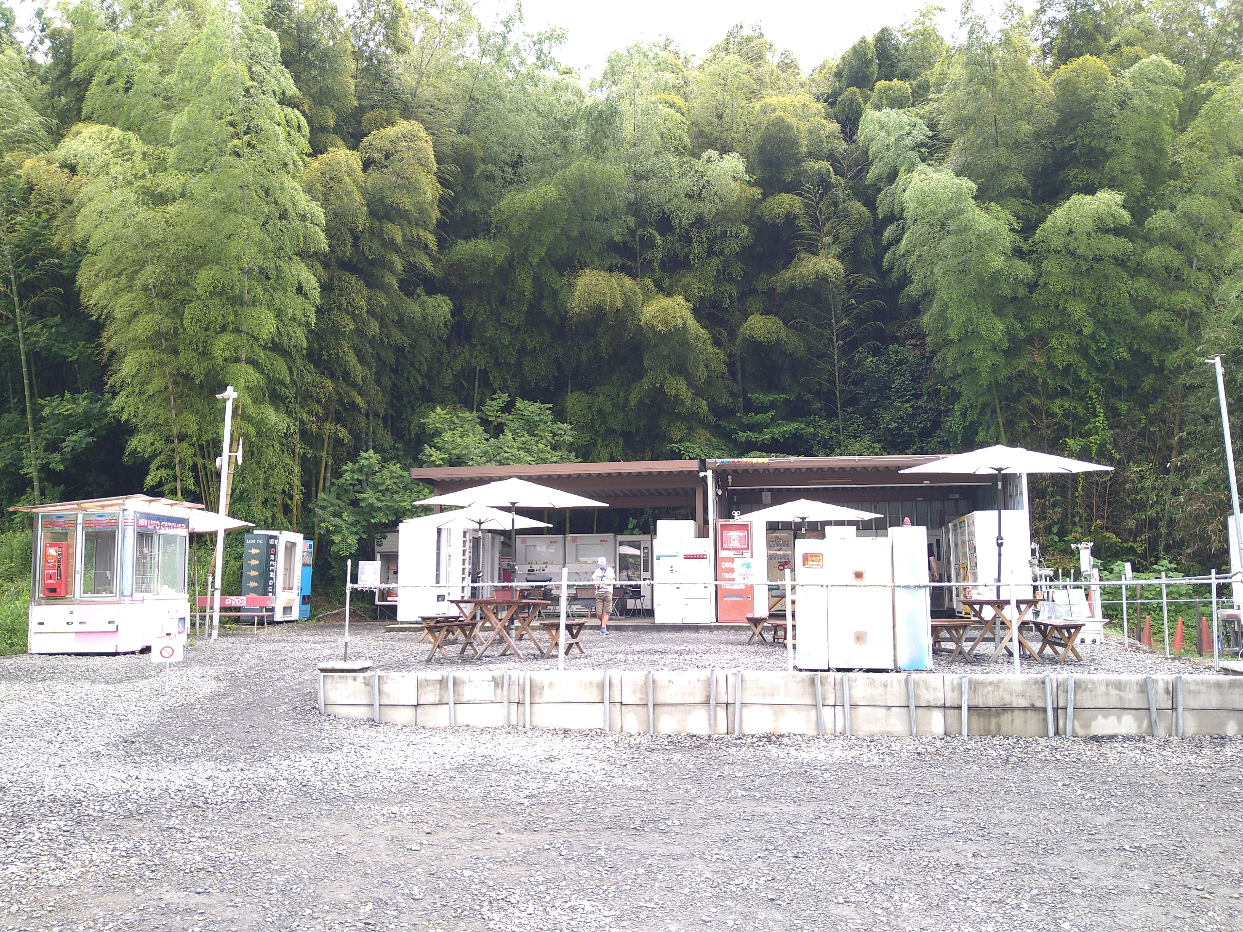 久々に栃木県那珂川町の日々進化するなかよし自販機コーナーに行く