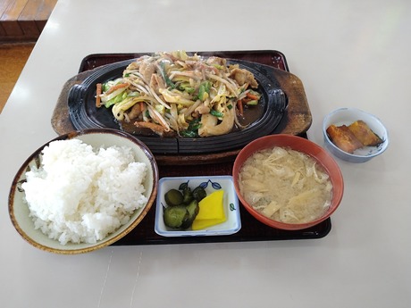 ホルモン定食