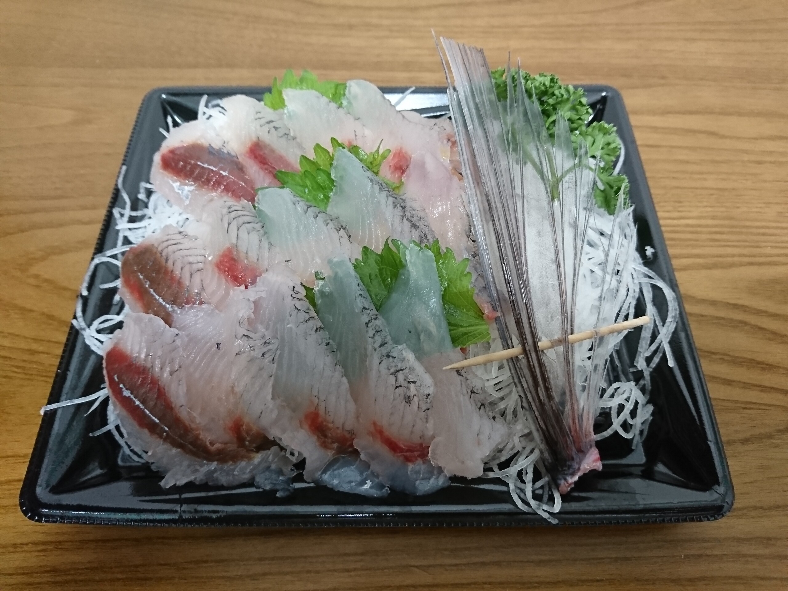 清酒発祥の地 伊丹の酒 Konishi純米酒と肴は東京都産のトビウオの刺身 丹醸 スペペ 飲料マニアと雑学帝王 清酒発祥の地 伊丹の酒 Konishi純米酒と肴は東京都産のトビウオの刺身 丹醸 スペペ 飲料マニアと雑学帝王