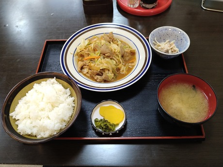 モツ炒め定食