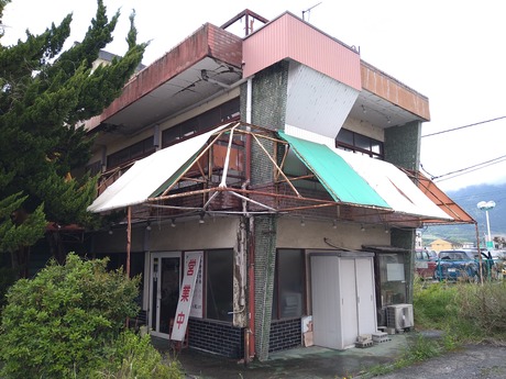 ドライブインわにわに