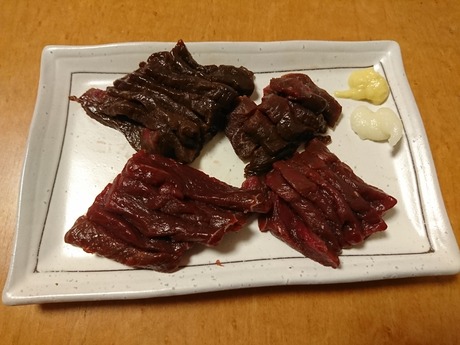 馬刺し