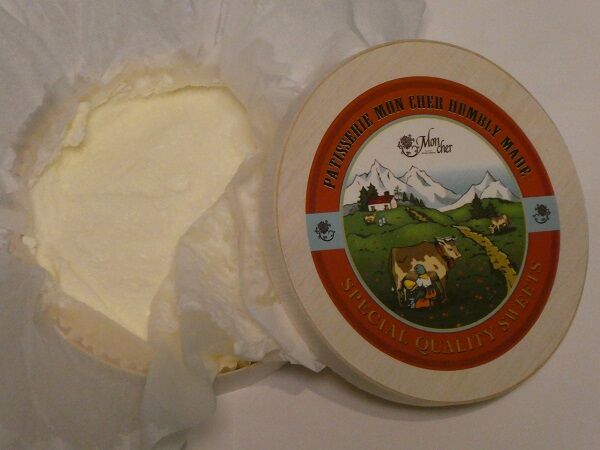 モンシェールの博多限定 白い九州チーズケーキ たんころブログ モンシェールの博多限定 白い九州チーズケーキ たんころブログ