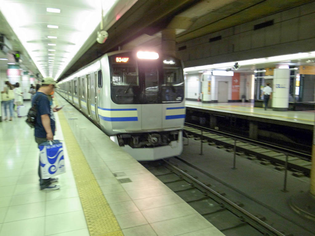 R8043946
