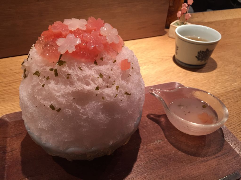 店長は犬ですワン 吉祥寺 氷屋ぴぃす でかき氷の桜も満開 たのっちのぶろぐ