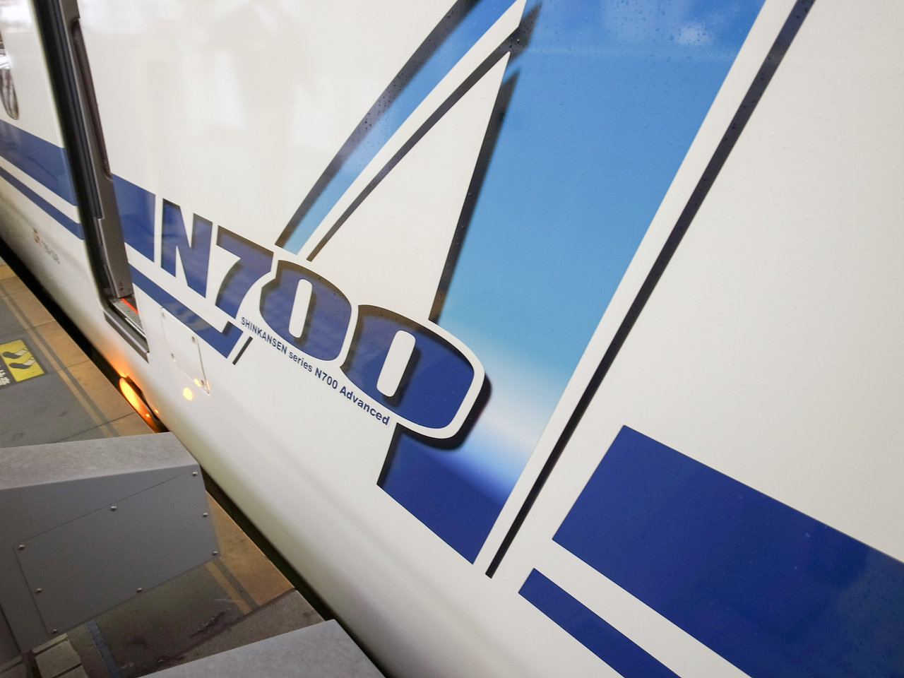 N700系のぞみでコンセントを確保するなら 一番後ろの席 を狙え たのっちのぶろぐ