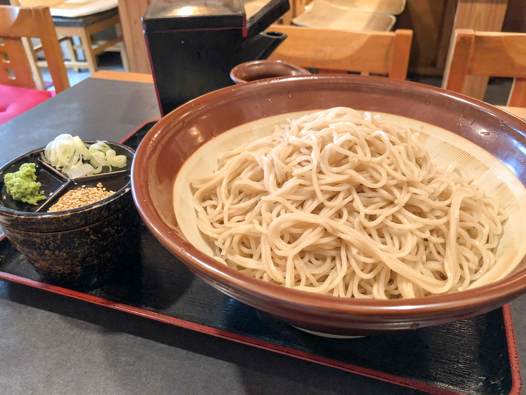 大盛り 半端ないって 秋葉原のメガ盛り蕎麦屋 松月庵はレッドカード覚悟の店 たのっちのぶろぐ